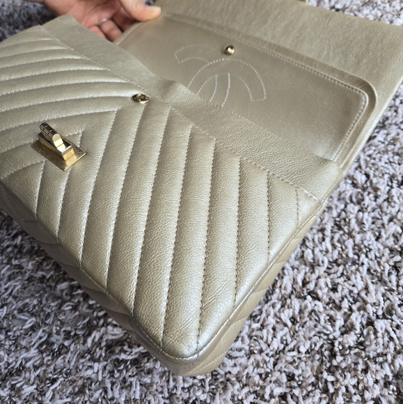 Chanel 2.55 bag 226 - Picture 12 of 17